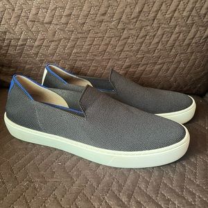Neutral lightweight Slip-on Sneakers shoes.